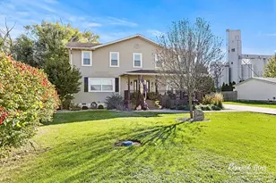 104 W Cottage St, Sheldon, IL 60966 - Photo 3