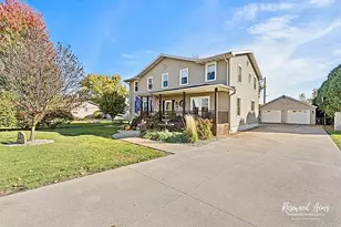 104 W Cottage St, Sheldon, IL 60966 - Photo 1