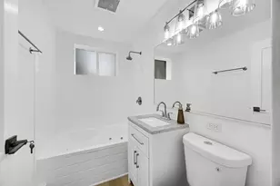 2710 W Summerdale Ave, Chicago, IL 60625 - Photo 13