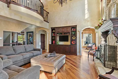 3660 Broadleaf Avenue, Elgin, IL 60124 - Photo 11