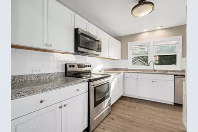 [Address not provided], Clarendon Hills, IL 60514 - Photo 9