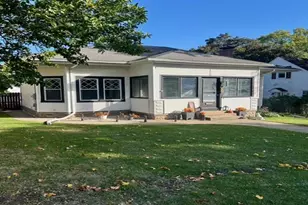 320 Shaw St, Rockford, IL 61104 - Photo 1