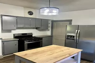 320 Shaw St, Rockford, IL 61104 - Photo 7