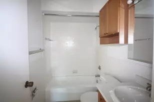 475 Shenstone Rd, Riverside, IL 60546 - Photo 7