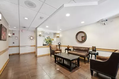 1S150 Spring Road #4L, Oakbrook Terrace, IL 60181 - Photo 3