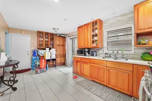 10309 Parkside Ave, Oak Lawn, IL 60453 - Photo 5