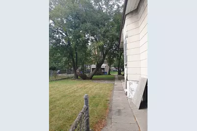 7928 S Dobson Avenue, Chicago, IL 60619 - Photo 9