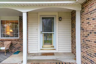 111 Midway Ln, Vernon Hills, IL 60061 - Photo 3