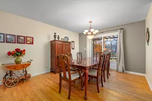 111 Midway Ln, Vernon Hills, IL 60061 - Photo 7