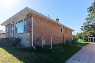 14640 Memorial Dr, Dolton, IL 60419 - Photo 3