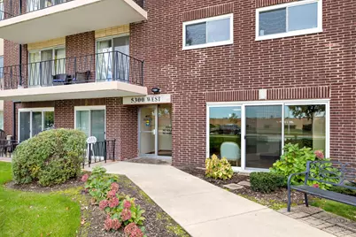 5300 Walnut Avenue #12B, Downers Grove, IL 60515 - Photo 1
