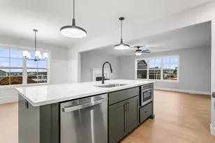 706 Wheatley Dr, Mahomet, IL 61853 - Photo 11