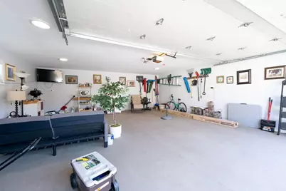 8805 S California Avenue, Evergreen Park, IL 60805 - Photo 9