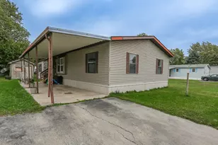 77 Berry Ln, Bourbonnais, IL 60914 - Photo 1