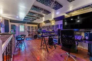 256 Mc Roberts St, Joliet, IL 60432 - Photo 33