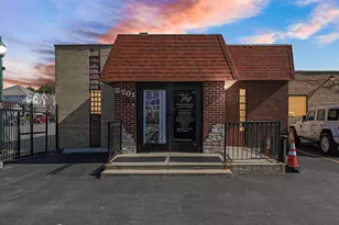 2701 W 87th St, Evergreen Park, IL 60805 - Photo 1