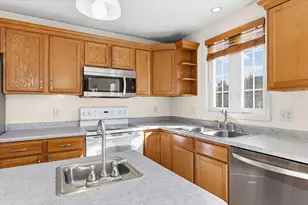 3911 Wildflower Dr, Champaign, IL 61822 - Photo 19