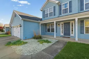 3911 Wildflower Dr, Champaign, IL 61822 - Photo 3