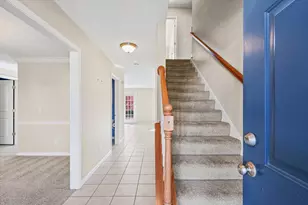 3911 Wildflower Dr, Champaign, IL 61822 - Photo 5