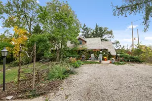 701 E 7th St, Lockport, IL 60441 - Photo 3