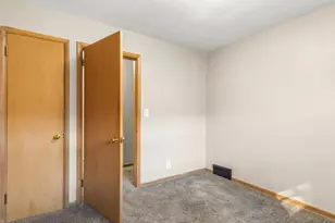 820 Cottage Grove Ave, Rockford, IL 61103 - Photo 19