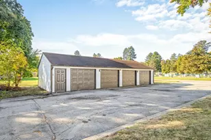 820 Cottage Grove Ave, Rockford, IL 61103 - Photo 7