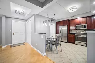 425 Village Green, Lincolnshire, IL 60069 - Photo 3