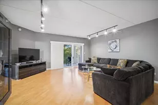 425 Village Green, Lincolnshire, IL 60069 - Photo 9