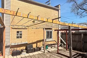 2728 W 39th Pl, Chicago, IL 60632 - Photo 11