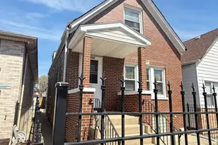 2728 W 39th Pl, Chicago, IL 60632 - Photo 1
