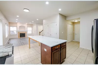 204 Aspen Circle, Gilberts, IL 60136 - Photo 3