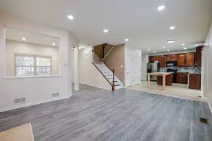 204 Aspen Cir, Gilberts, IL 60136 - Photo 11