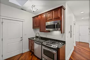 2704 W Cortland St, Chicago, IL 60647 - Photo 11