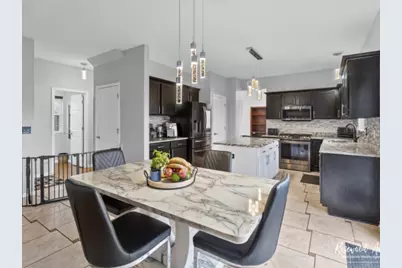 39W093 Shannon Square, Geneva, IL 60134 - Photo 5