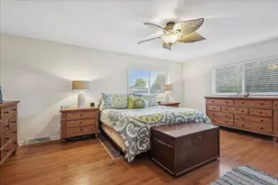 512 S Busse Rd, Mount Prospect, IL 60056 - Photo 11