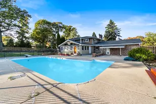 210 Oak Ln, Winthrop Harbor, IL 60096 - Photo 13