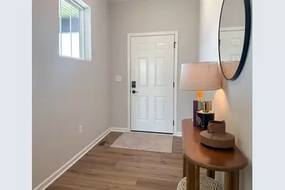 20 W Sandalwood Avenue, Cortland, IL 60112 - Photo 3