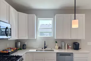 20 W Sandalwood Ave, Cortland, IL 60112 - Photo 13