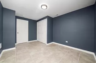 171 Lake Shore Dr, Carpentersville, IL 60110 - Photo 23