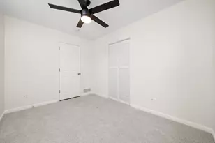 171 Lake Shore Dr, Carpentersville, IL 60110 - Photo 17