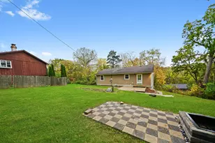 171 Lake Shore Dr, Carpentersville, IL 60110 - Photo 27