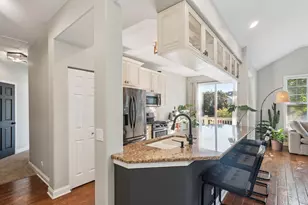 315 Hill St, Wauconda, IL 60084 - Photo 5