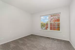 2746 Hillsboro Blvd, Aurora, IL 60503 - Photo 19