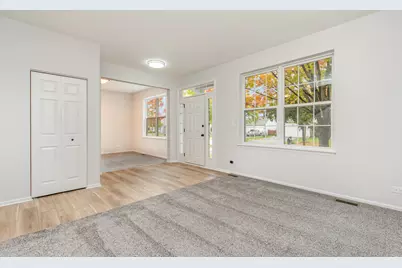 2746 Hillsboro Boulevard, Aurora, IL 60503 - Photo 3