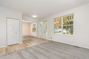 2746 Hillsboro Blvd, Aurora, IL 60503 - Photo 3