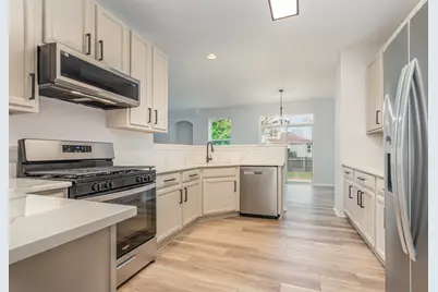 2746 Hillsboro Boulevard, Aurora, IL 60503 - Photo 7