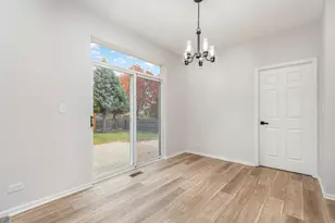 2746 Hillsboro Blvd, Aurora, IL 60503 - Photo 9