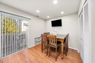 2950 Shelly Ln, Aurora, IL 60504 - Photo 7