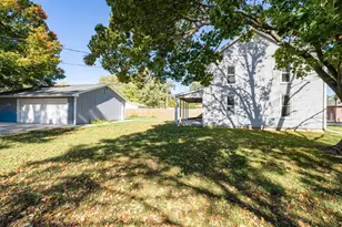 305 S Perry St, Carlock, IL 61725 - Photo 25