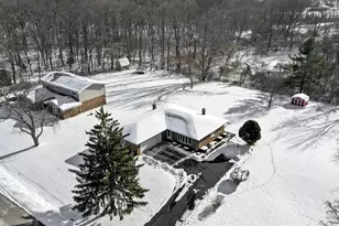 2033 E Hickory St, Crete, IL 60417 - Photo 3